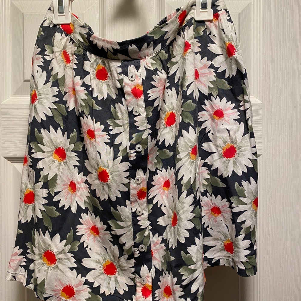 Hollister flowy skirt size M